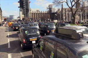 Londra'nın taksicilerinden Brexit isyanı