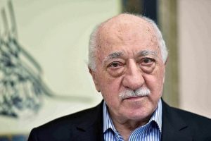 G&uuml;len'den "Kafalarını kaşımalarına fırsat vermeyin" emri