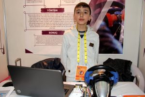 Direksiyon başında uyuklayan s&uuml;r&uuml;c&uuml;leri uyandıracak sistem geliştirdi