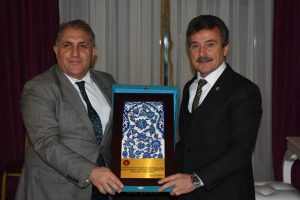 Bursa Yenişehir Kaymakamı Seyitoğlu'ndan Başkan &Ccedil;elik'e veda yemeği