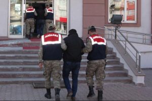 Altın hırsızını jandarma yakaladı