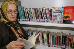 İlkokul mezunu Ayşe nine 2 kitap yazdı