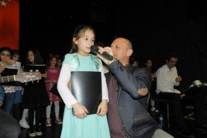 Bursa'da adam olacak &ccedil;ocuklar sahnede