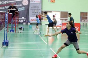 Bursalı badmintonculardan &ccedil;ifte başarı