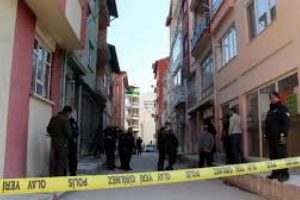 Balkondan d&uuml;şen yaşlı kadın yaşamını yitirdi
