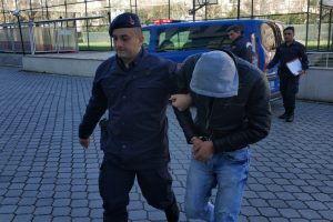 Cezaevi ziyaretinde hırsızlık yaptı
