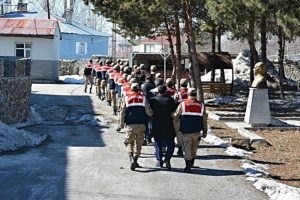 Muş'ta ter&ouml;r operasyonu: 31 g&ouml;zaltı