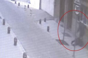 Başını duvara vurup tekmelemişti, cezası belli oldu!