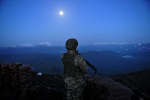 İki askerimizin şehit olduğu &uuml;s b&ouml;lgesinde g&ouml;rev yapan askerler, saldırı girişimini anlattı