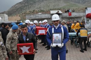 Şehit asker Şırnak'ta g&ouml;zyaşları arasında toprağa verildi