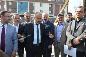 Bursa B&uuml;y&uuml;kşehir Belediye Başkanı Alinur Aktaş, termal tesiste incelemelerde bulundu