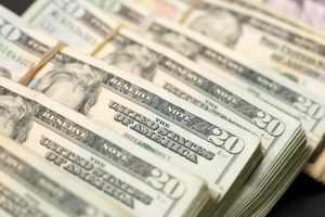 Doların d&uuml;ş&uuml;ş&uuml; hızlandı
