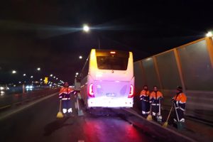 Hali&ccedil; K&ouml;pr&uuml;s&uuml;'nde 3 otob&uuml;s zincirleme kaza yaptı