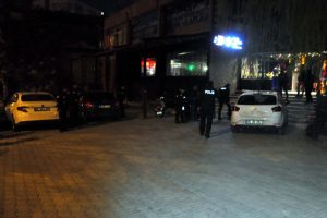 Ankara'da bı&ccedil;aklı kavga: 1 yaralı