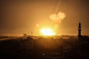İsrail Hamas'a ait bir mevziyi daha vurdu