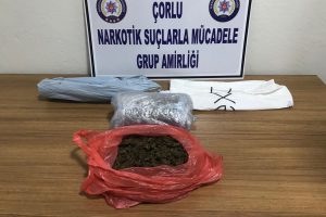 Otomobilde 1 kilo skunk ele ge&ccedil;irildi