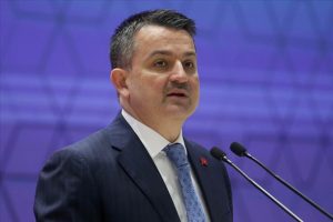Bakan Pakdemirli: Bakanlığımızın ilk g&ouml;revi &uuml;reticiyi korumaktır