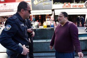 Kızdığı arkadaşını 'telefonumu gasbetti' diye şikayet etti