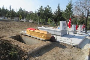 Şehit cenazesi 22 yıl sonra silah arkadaşlarının yanına defnedildi