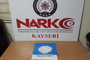Narkotik k&ouml;peği 'Kama' toprak altındaki uyuşturucuyu buldu