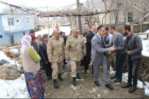Vali &Ccedil;ağatay'dan Zeytin Dalı gazisine ziyaret