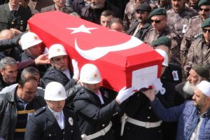 Şehit polis son yolculuğuna uğurlandı