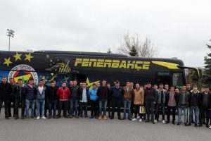 Fenerbah&ccedil;e idmanını subaylar takip etti