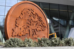 İsve&ccedil;'in en b&uuml;y&uuml;k bankalarından Swedbank'a baskın