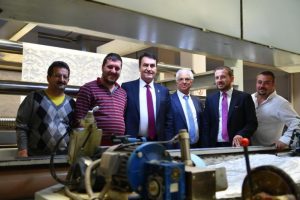 Bursa Osmangazi Belediye Başkanı D&uuml;ndar'dan fabrika ziyareti