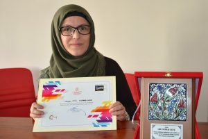 Kitap okuyarak kanseri yendi, 'sıra dışı okur' se&ccedil;ildi
