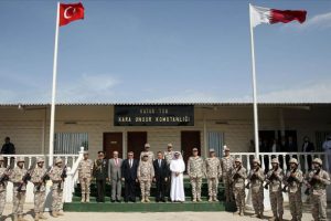 Oktay'dan Katar'daki Mehmet&ccedil;ik'e ziyaret