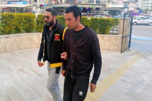 Cezaevi firarisi, hırsızlık yaparken su&ccedil;&uuml;st&uuml; yakalandı
