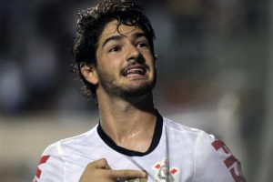Alexandre Pato, Sao Paulo'ya imzayı attı!