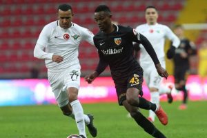 Bernard Mensah seneye Beşiktaş'a