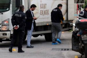Yol verme kavgası kanlı bitti!