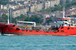 Ka&ccedil;ırılan tankerde kontrol sağlandı