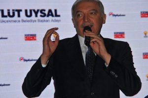 İmamoğlu'na 'ilk g&ouml;r&uuml;şte aşk' yanıtı: Ben &ouml;yle fl&ouml;rt yapmadan ilk g&ouml;r&uuml;şte aşık oldum