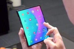 Xiaomi katlanabilir telefon g&uuml;n y&uuml;z&uuml;ne &ccedil;ıktı!