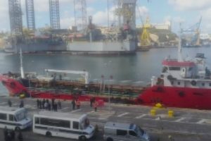 Ka&ccedil;ırılan tanker Malta Limanı'na ulaştı