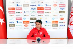 B&uuml;lent Korkmaz: "Milli takım doğru yolda"