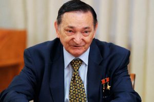&Ouml;nc&uuml; Rus kozmonot Valeriy Bıkovskiy hayatını kaybetti