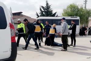 Bursa İneg&ouml;l'deki kazada motosiklet s&uuml;r&uuml;c&uuml;s&uuml; yaralandı