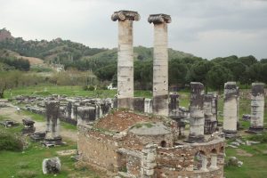Sardes antik kentindeki ka&ccedil;ak kazıya su&ccedil;&uuml;st&uuml;