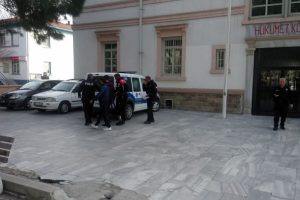 Uyuşturucu ve hırsızlık operasyonunda 3 kişi tutuklandı