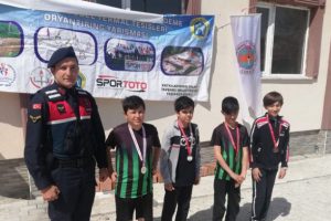 Oryantiring'de başarılı olan sporcular &ouml;d&uuml;llendirildi