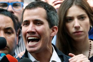 Guaido, 15 yıl kamu g&ouml;revinden men edildi