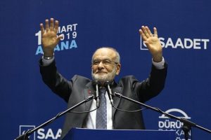 Karamollaoğlu: Se&ccedil;ime giderken 'cepsiz ceketi' ortaya &ccedil;ıkardık