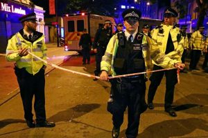 İngiliz polisinden Londra Merkez Camii'nde operasyon