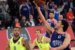 Anadolu Efes'e play-off etabında dev rakip!