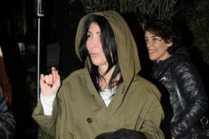 Hande Yener: G&uuml;zellik merkezi a&ccedil;ıyorum